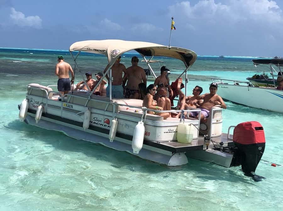 San Andres Island Tour In Shared Pontoon - Crossing San Andrés on a shared pontoon