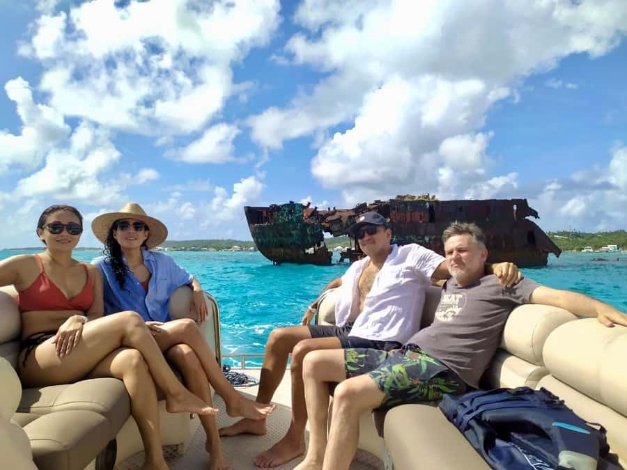 San Andres: Private Boat Trip with Tiki Bar & Rose Cay Stops - White Watta and the Nearby Floating Bars