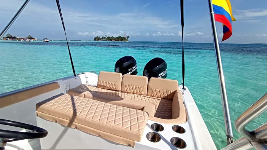 San Andres: Private San Andres Bay Tour by Luxury Speedboat - What the $450 price really gets you