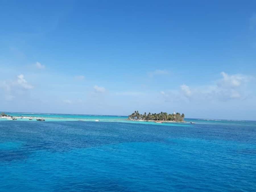 San Andres: Transfer by Boat + Natural Aquarium - Free Time in the Seven-Color Water