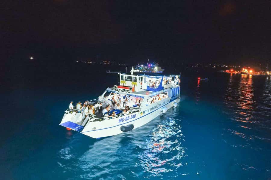 San Andres: White Party on boat with open bar, dinner and dancers! - Dinner with seafood and meat choices