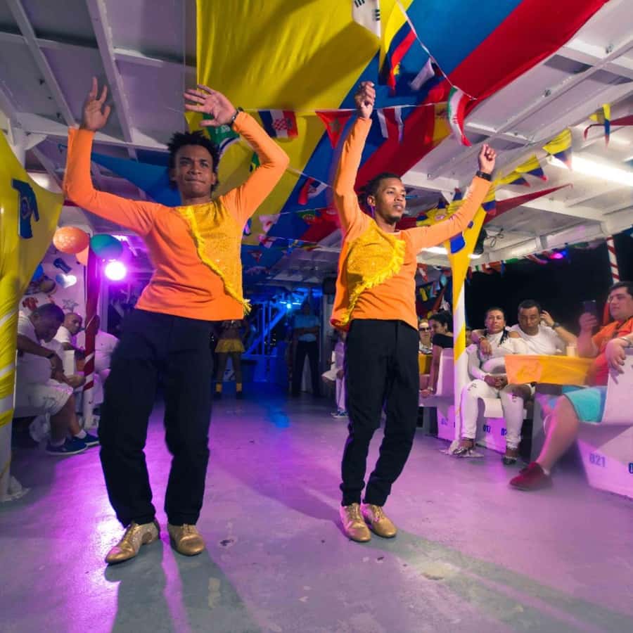 San Andres: White Party on boat with open bar, dinner and dancers! - Who should book this San Andrés boat party?