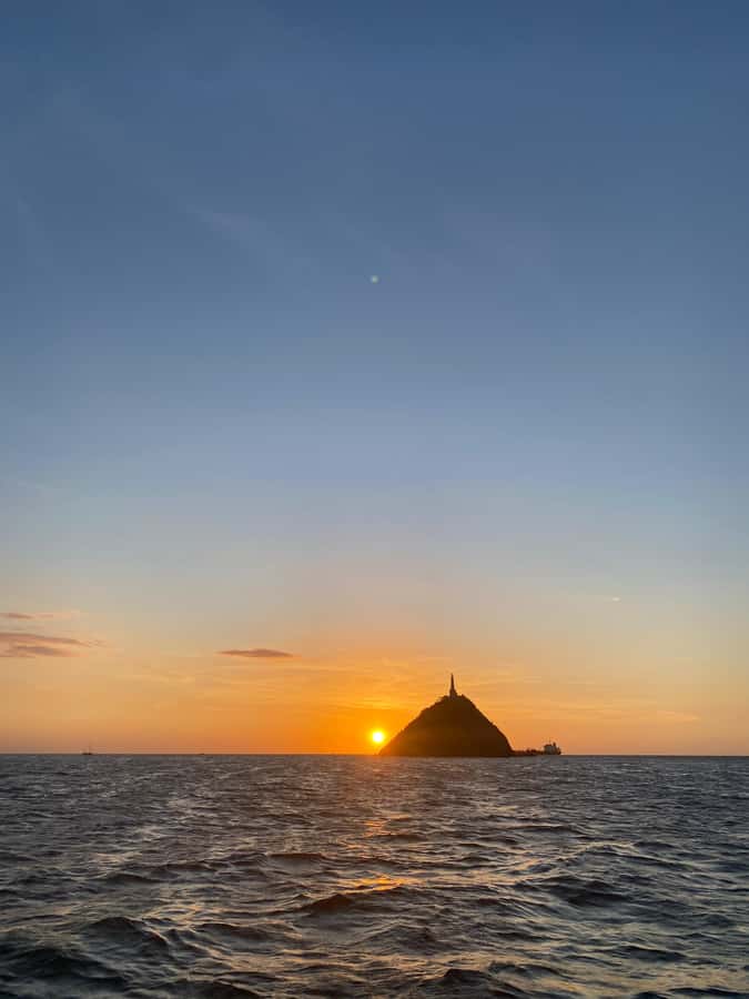 Santa Marta Bay: Sunset on a sail boat - Weather, cancellations, and practical planning