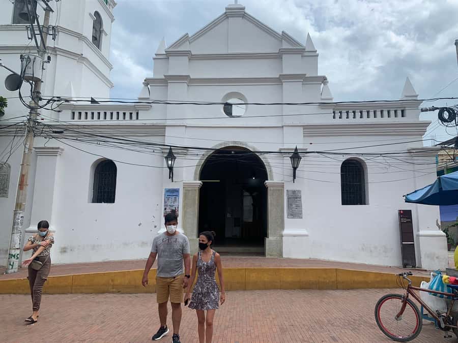Santa Marta: Guided Walking Food Experience - Cayeye, fruit, patacones, and a very full afternoon