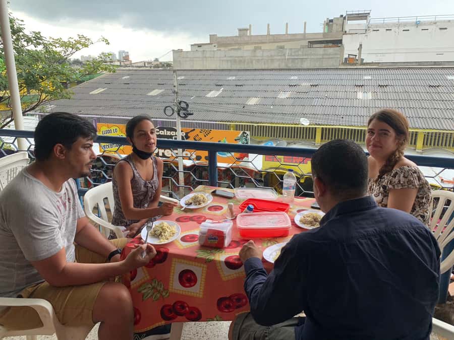 Santa Marta: Guided Walking Food Experience - Starting at the public market