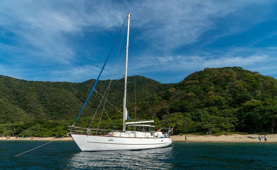 Santa Marta: Sailing Tour to Tayrona Park with Luis' Team - From Santa Marta Marina to the open water