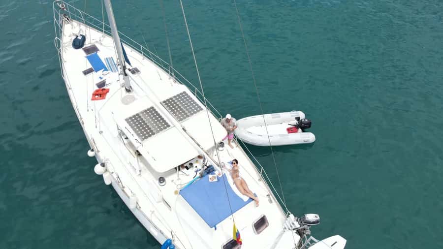 Santa Marta: Sailing Tour to Tayrona Park with Luis' Team - Taganga, Granate Bay, and the fishing lines