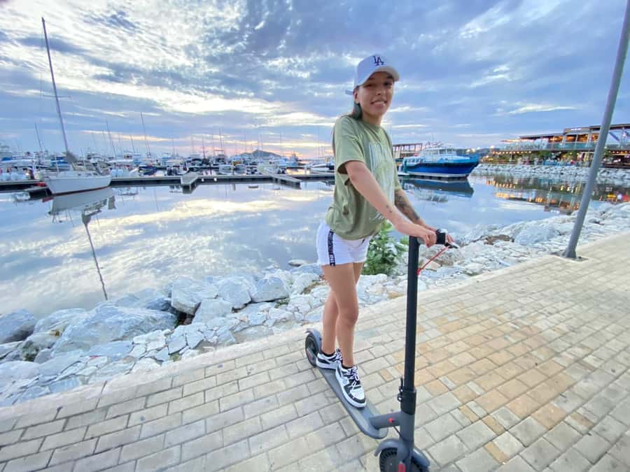 Santa Marta: Scooters Rental - Taking the first ride through the historic center