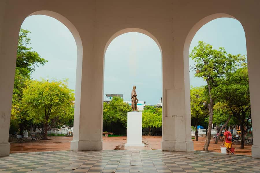 Santa Marta Street Food Tour - Santa Marta Cathedral and the city’s street food hub