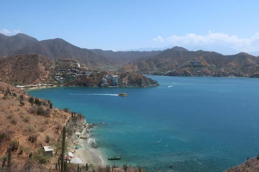 SANTAMARTA: TOUR Remanso, Taganga, Playa Grande Lunch and Snorkeling Included - Taganga viewpoint: ten minutes for the big picture