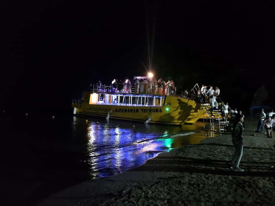 SANTAMARTA: White Night Tour in Katamaran with open bar - Key things to know before booking