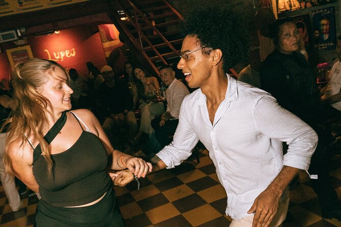 Saturday Night Bar Crawl in Cali, Colombia - 8:30 p.m. at Distrito Bar