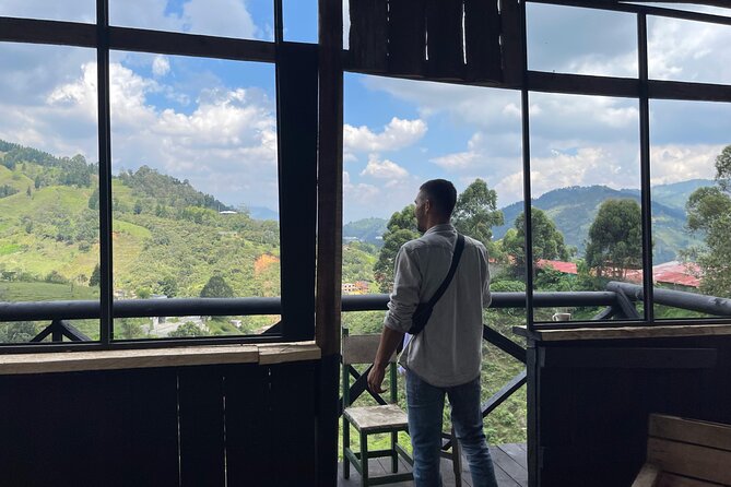 Scenic Horseback Riding in the Medellín Mountains - From an Envigado café to the Caldas hills