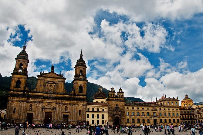 Self-Guided Audio Tour - Paranormal Candelaria - Why La Candelaria suits a paranormal soundwalk