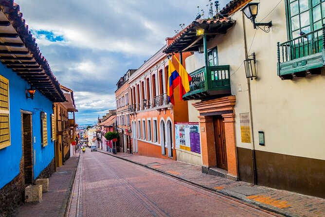 Self-Guided Audio Tour - Paranormal Candelaria - The plaza and its stories behind the walls