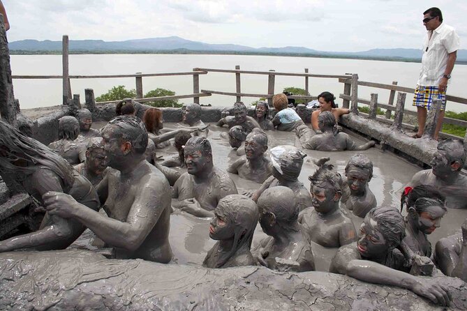 Shared Cartagena Mud Volcano + Mangrove Tour including lunch - A traditional Caribbean lunch after the mud bath