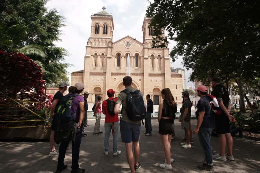 Shared Medellín Downtown Tour with Wireless Audio - Key points to know before you go