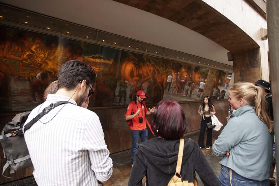 Shared Medellín Downtown Tour with Wireless Audio - La Alpujarra and the railroad story