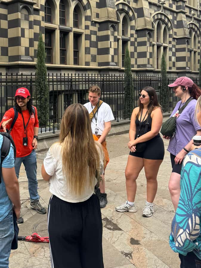 Shared Medellín Downtown Tour with Wireless Audio - Practical advice for a better morning or afternoon