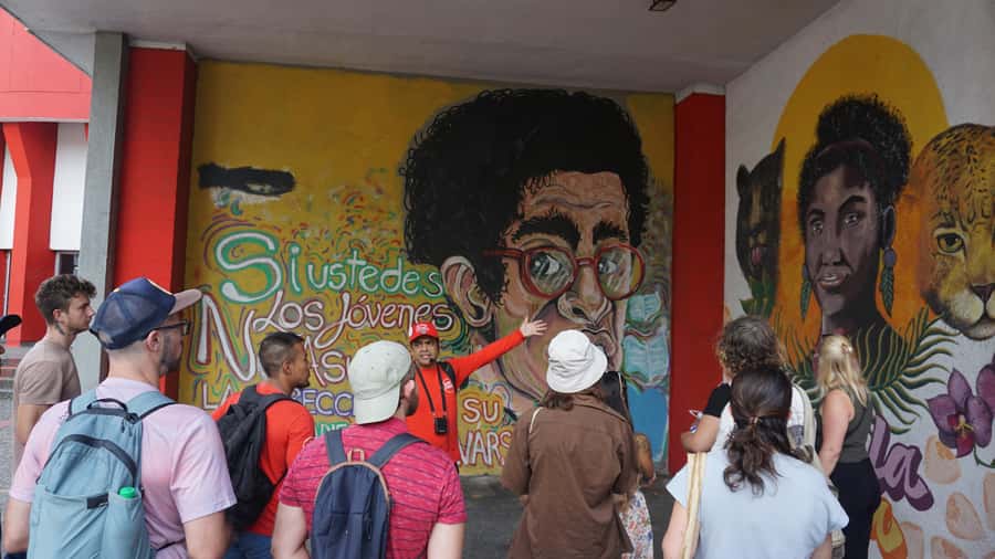 Shared Tour Cali's Salsa, Graffiti & Resistance Experience - World Cup Tunnel and Fifth Avenue