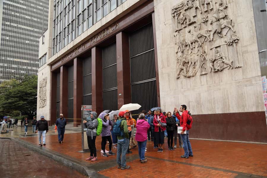 Shared Tour Colombian Conflict War, Drug Trafficking & Peace - Starting at the Museo del Oro
