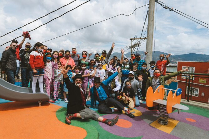 Shared Tour to Ciudad Bolivar (Paradise Quarter) & Cable Car - Mirador del Paraíso and the story behind the project