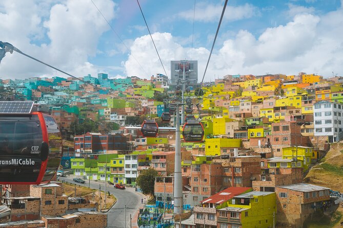 Shared Tour to Ciudad Bolivar (Paradise Quarter) & Cable Car - Illimani Park, a quieter pause in the city