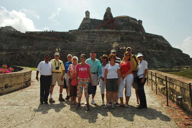 Shore excursion Cartagena city tour - Las Bóvedas: shopping in former military quarters