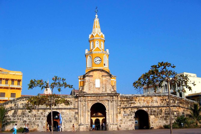 Shore Excursion: Cartagena City Tour and local lunch. - San Felipe Fort and the cost of military mistakes