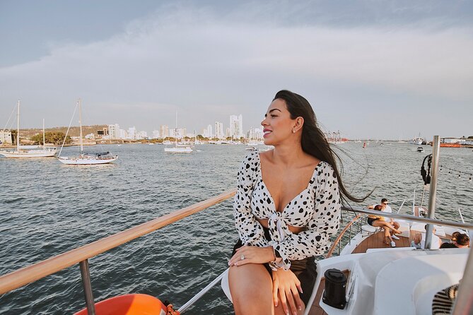 Sibarita Master 85' luxury 90 min Sunset Tour Open Bar - Boarding at Muelle de la Bodeguita