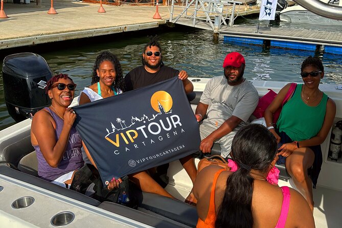 Sport Boat : Rosario Island,lunch on private island - The passing views of Cholón and Playa Blanca