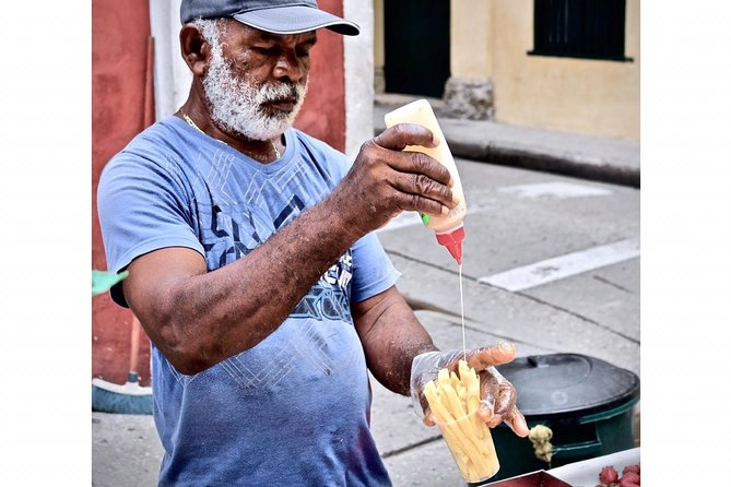 Street Food Tour in Cartagena Walled City and Getsemani - The guides can make or break the day