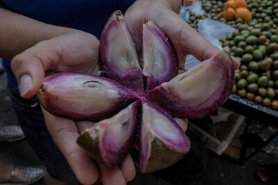 Street Food Tour with a local Foodie in Cartagena
