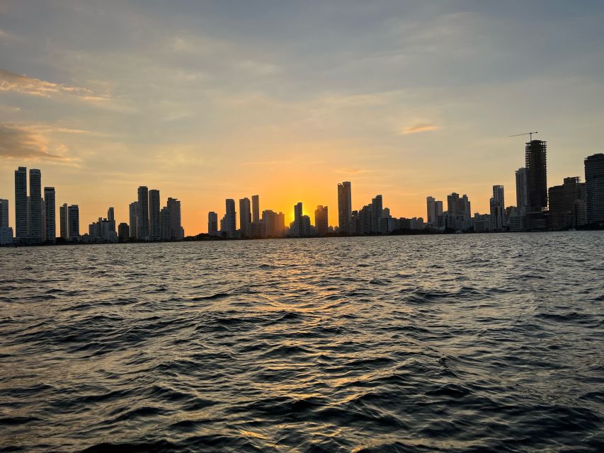 Sunset boat tour open bar and free club entrance Cartagena - Who should book this boat party?