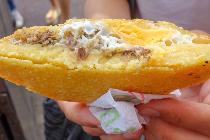 Taste Cartagena: Street Food and Full City Tour with Expert Guide - Getsemaní for the final hour