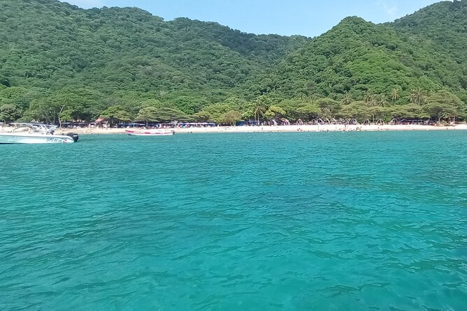 Tayrona by sea - Bahía Concha and the final swim