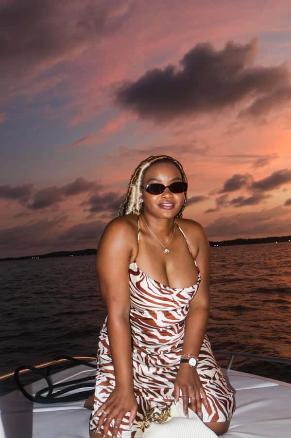 The best sunset tour in the bay: Open bar party & fun - Why This Sunset Boat Party Works