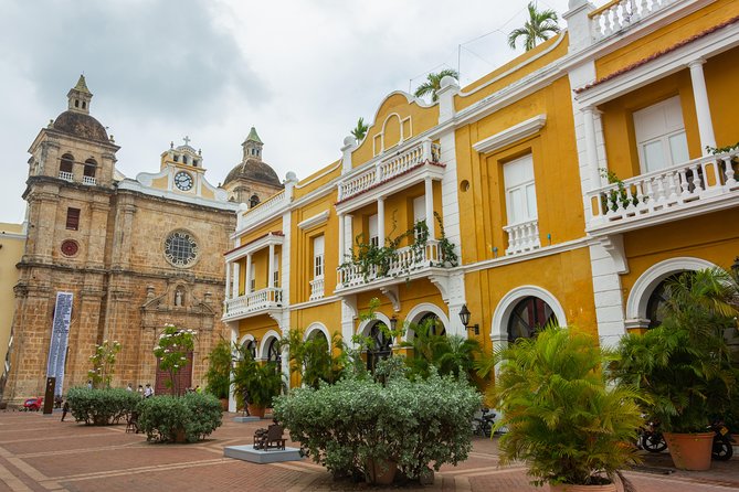 The Soul of Cartagena – A Stroll Through Its Historic Heart - Courtyards, Rooftops, and the Cool-Drink Break