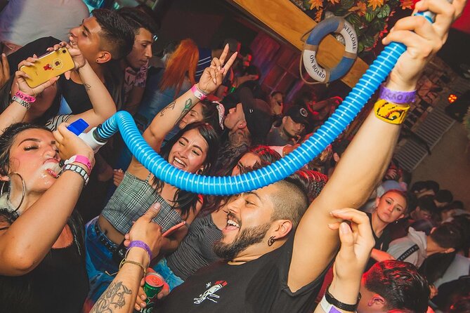 Tickets and More for a Night at the Best Bars in Bogotá! - 4.40 Music Hall Adds a Japanese-Themed Rooftop