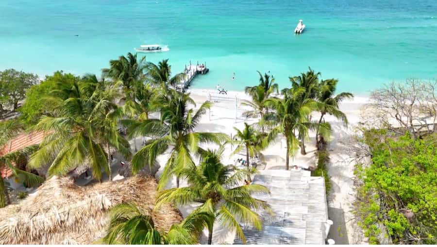 Tierra Bomba Island: A day at Marine Beach Club - Lunch is a major part of the value