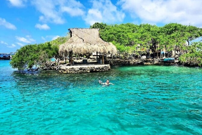 Tour 5 islands in Cartagena with snorkeling, lunch Charm Island - Two hours at Playa Tranquila