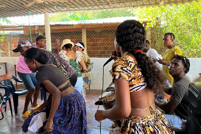 Tour a san Basilio de Palenque desde cartagena - Palenque sweets and the local drink called ñeque