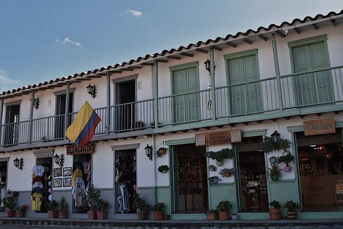 Tour Guatapé - A boat ride across the Guatapé Reservoir