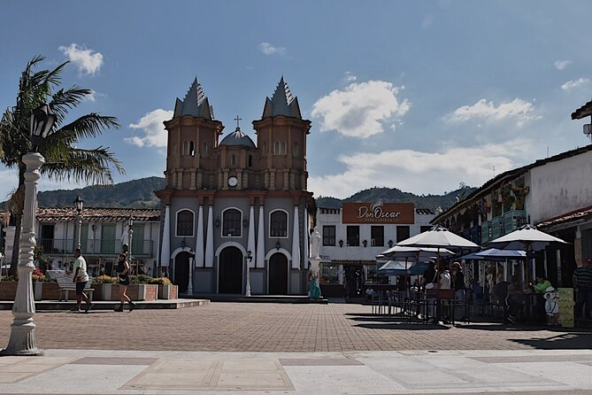 Tour Guatapé - Breakfast, lunch, and the real value of the package