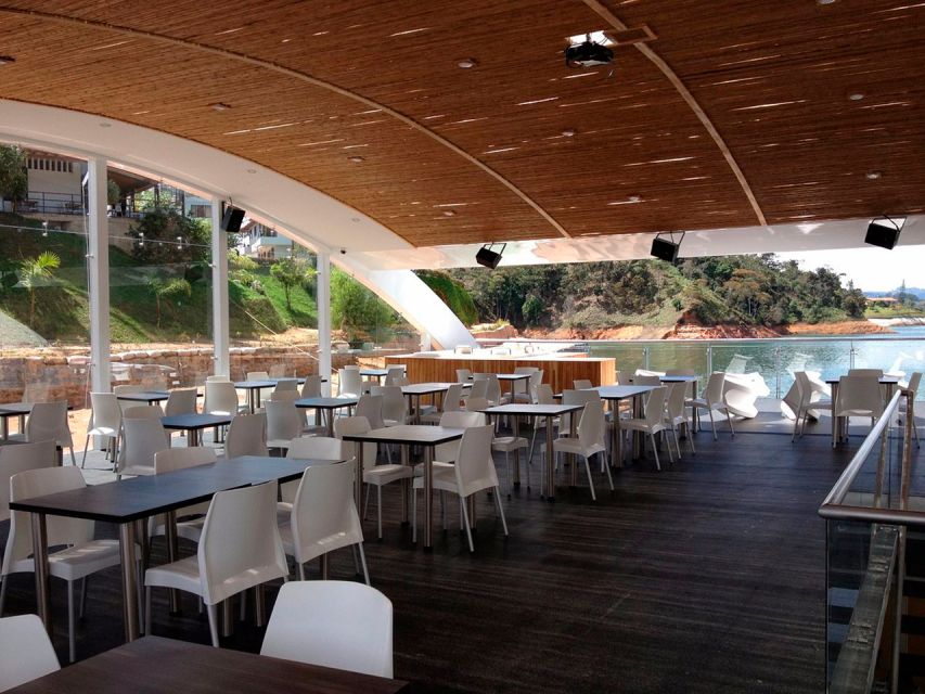 Tour Guatapé: luxury yacht to the stone of Peñol. - What to bring and what to confirm