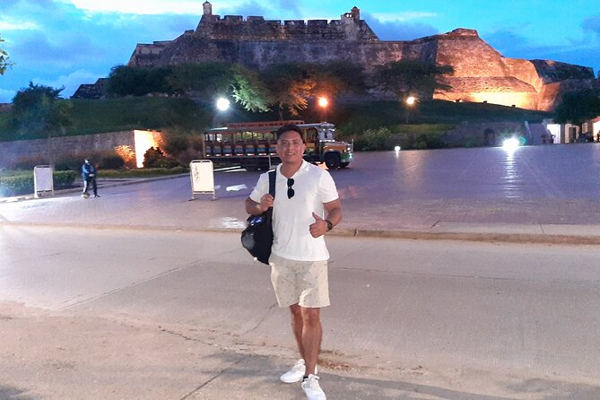 Tour in Chiva 5 hours through the City of Cartagena - Starting near Cartagena’s Clock Tower
