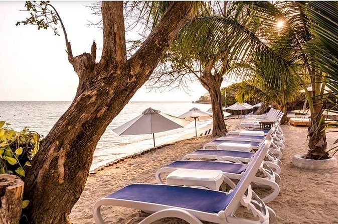 Tour Isla del Encanto Cartagena - A private island with resort facilities