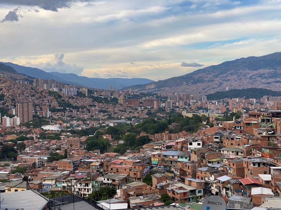 Tour Medellín: Pablo Escobar and Commune 13 - Timing, pickup, and what to bring