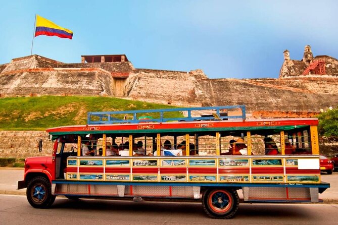 Tour of the city of Cartagena - Walking through Las Bóvedas