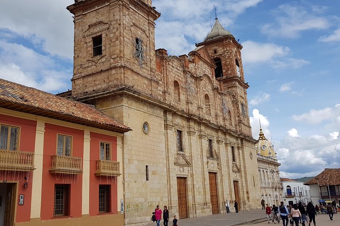 Tour of Zipaquirá: Visit the Salt Cathedral and the main squares - Guides, drivers, and the private-tour question